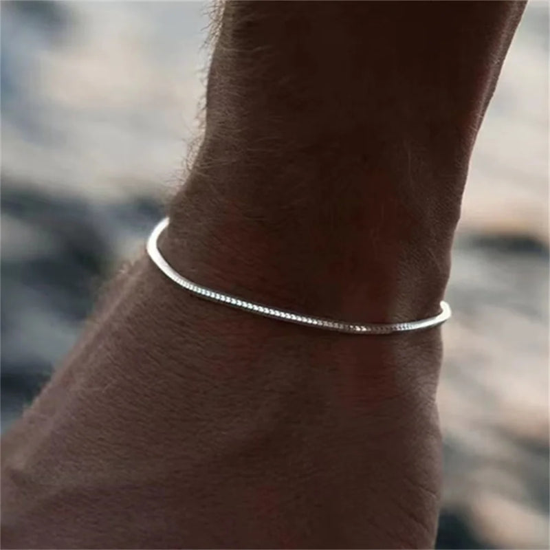 Bracelete de Aço Inoxidável Simples para Homens - Elegância em Cada Detalhe