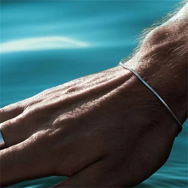 Bracelete de Aço Inoxidável Simples para Homens - Elegância em Cada Detalhe